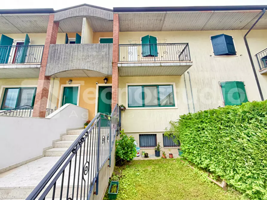 Immagine 1 di Villetta a schiera in vendita  a Zimella