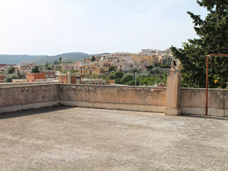 Immagine 19 di Villa in vendita  in via Tommaso Fazzello a Noto
