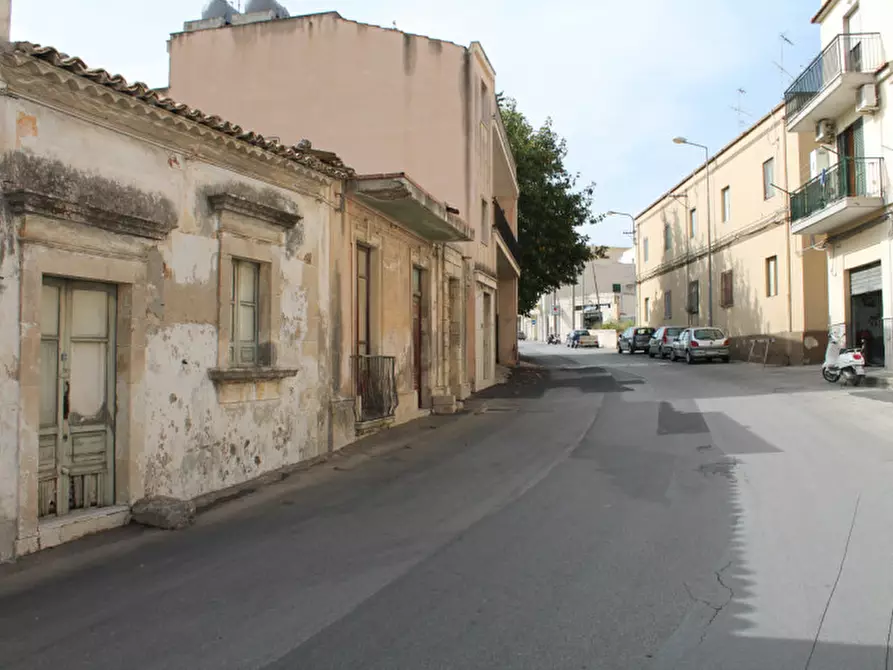 Immagine 44 di Villa in vendita  in via Tommaso Fazzello a Noto