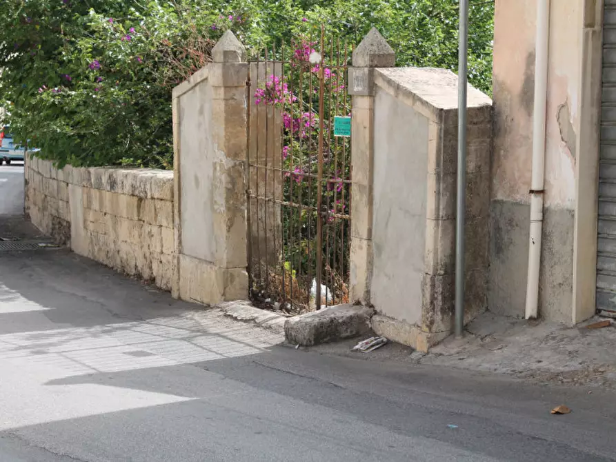 Immagine 45 di Villa in vendita  in via Tommaso Fazzello a Noto