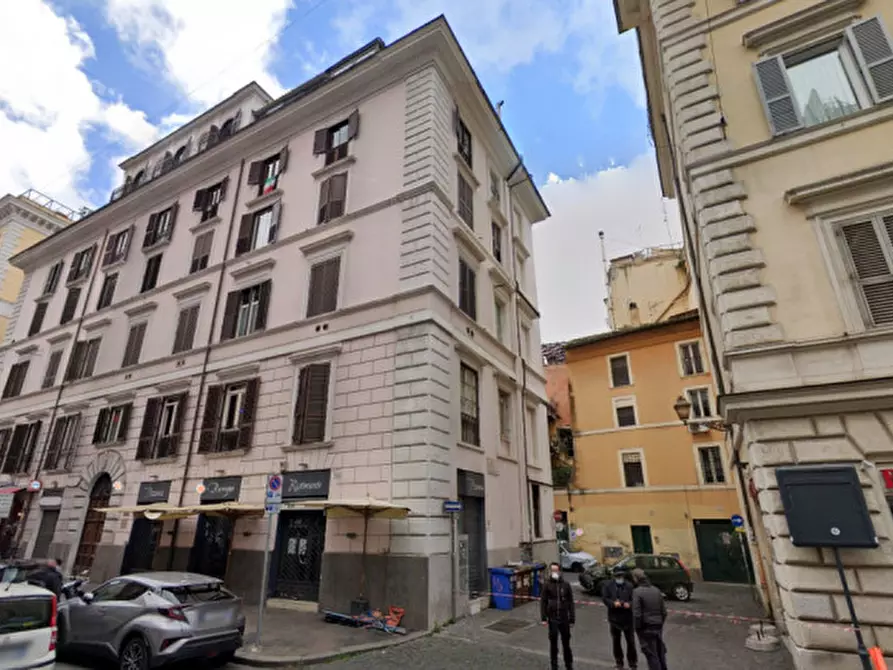 Immagine 1 di Appartamento in vendita  in VIA CAVOUR a Roma