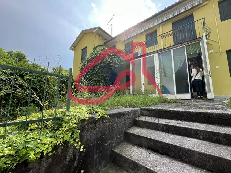 Immagine 2 di Villa in vendita  in Via Vecchia Trevigiana a Conegliano