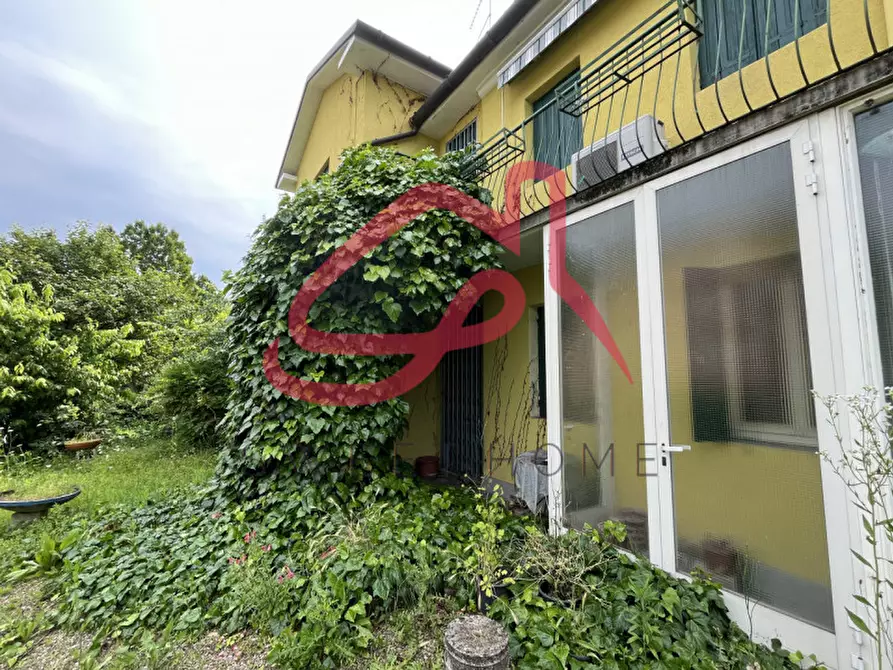 Immagine 3 di Villa in vendita  in Via Vecchia Trevigiana a Conegliano