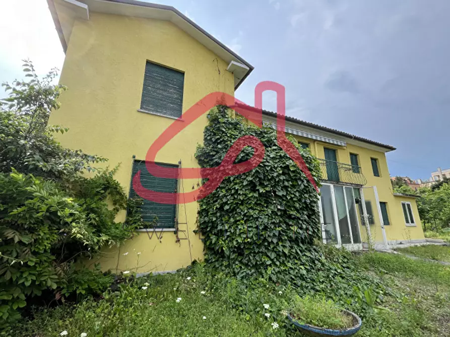 Immagine 4 di Villa in vendita  in Via Vecchia Trevigiana a Conegliano