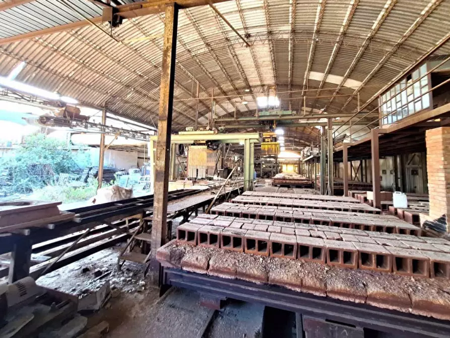 Immagine 2 di Capannone industriale in vendita  in Via Nazionale, N. 2 a Valdina