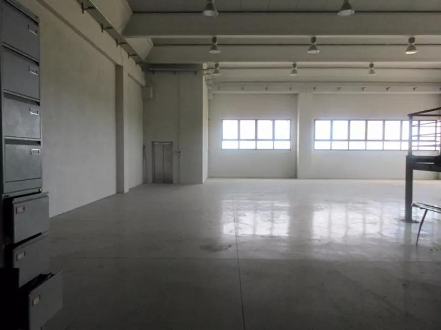 Immagine 2 di Ufficio in vendita  in Via Antonio Gramsci, N. 50 a Foligno