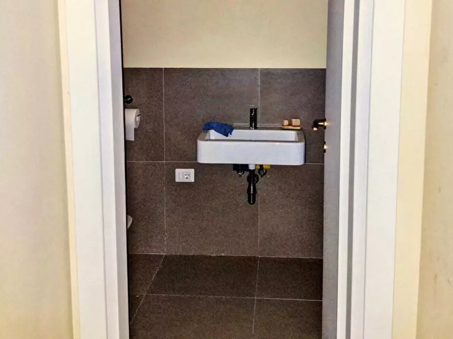 Immagine 5 di Ufficio in vendita  in Via Antonio Gramsci, N. 50 a Foligno