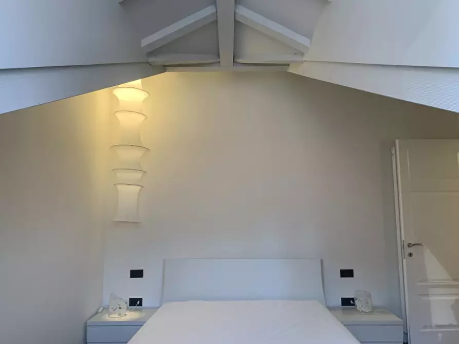 Immagine 11 di Appartamento in affitto  in via roma 2 a Trieste