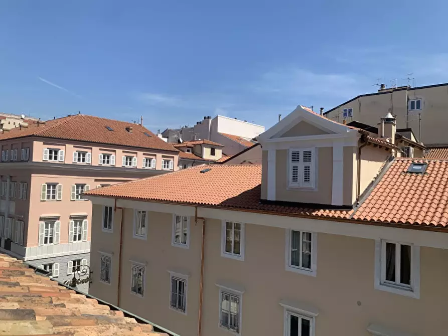Immagine 13 di Appartamento in affitto  in via roma 2 a Trieste