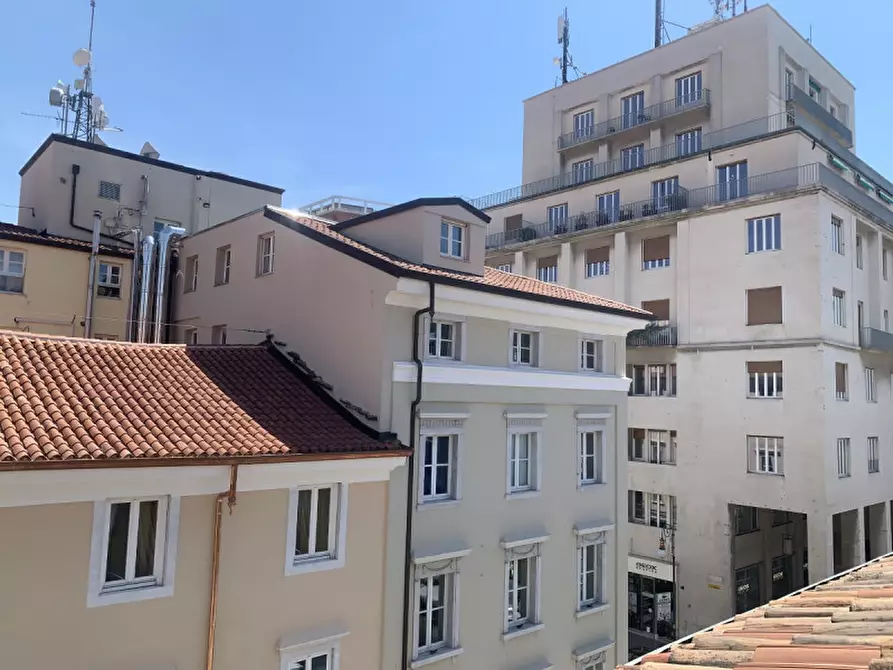 Immagine 14 di Appartamento in affitto  in via roma 2 a Trieste