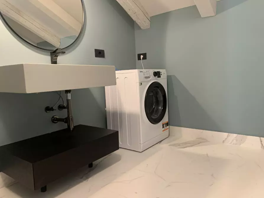 Immagine 15 di Appartamento in affitto  in via roma 2 a Trieste