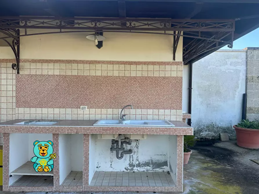 Immagine 29 di Villa in vendita  in strada comunale raho a Novoli