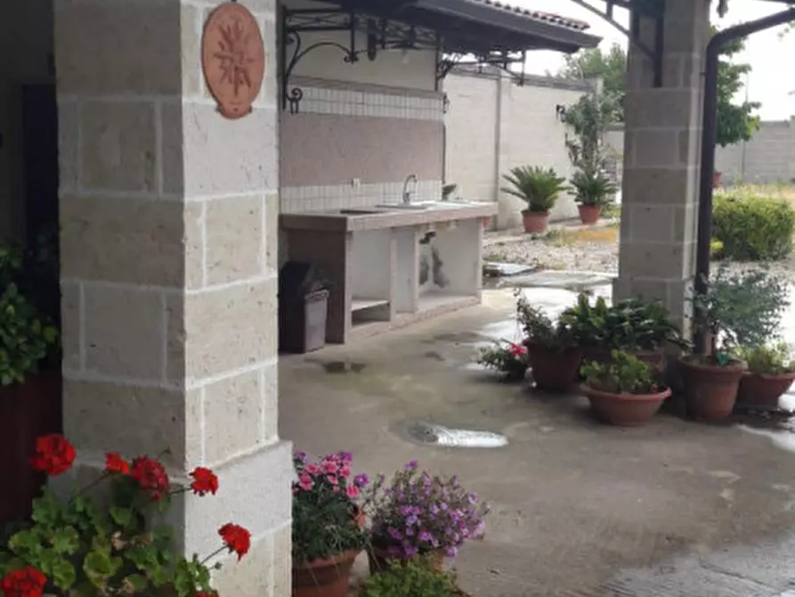 Immagine 65 di Villa in vendita  in strada comunale raho a Novoli