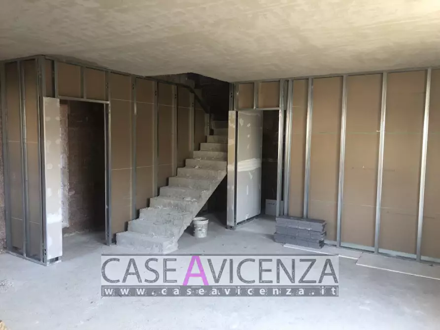 Immagine 1 di Casa quadrifamiliare in vendita  in via degli alpini a Camisano Vicentino