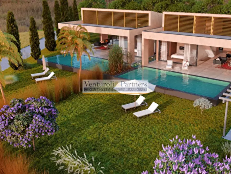 Immagine 1 di Villa in vendita  a Manerba Del Garda