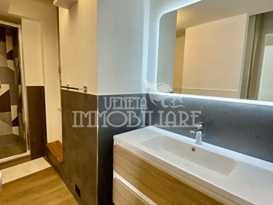 Immagine 5 di Appartamento in affitto  in via Mura del Molo a Genova