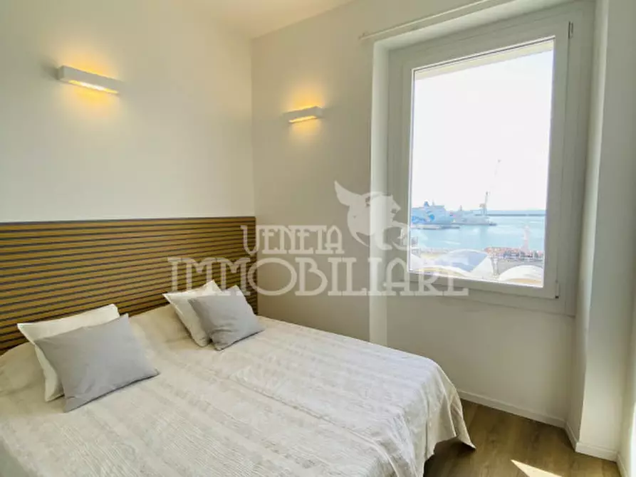 Immagine 7 di Appartamento in affitto  in via Mura del Molo a Genova