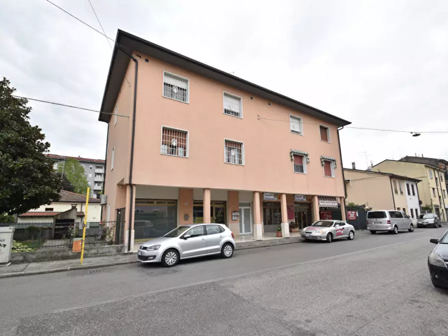 Immagine 1 di Appartamento in vendita  in Via Golosine 97 a Verona