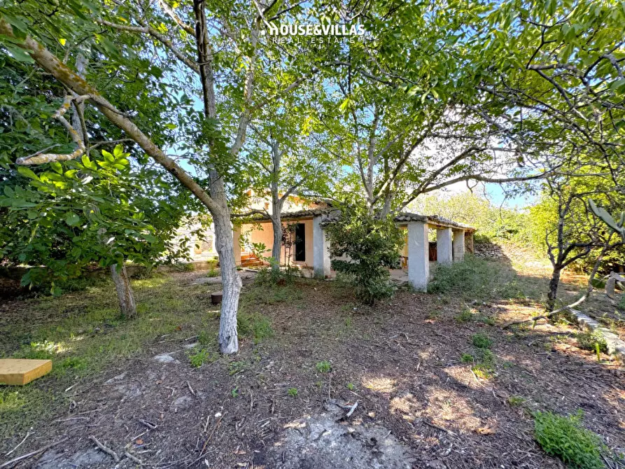 Immagine 2 di Villa in vendita  in testa dell'acqua a Noto