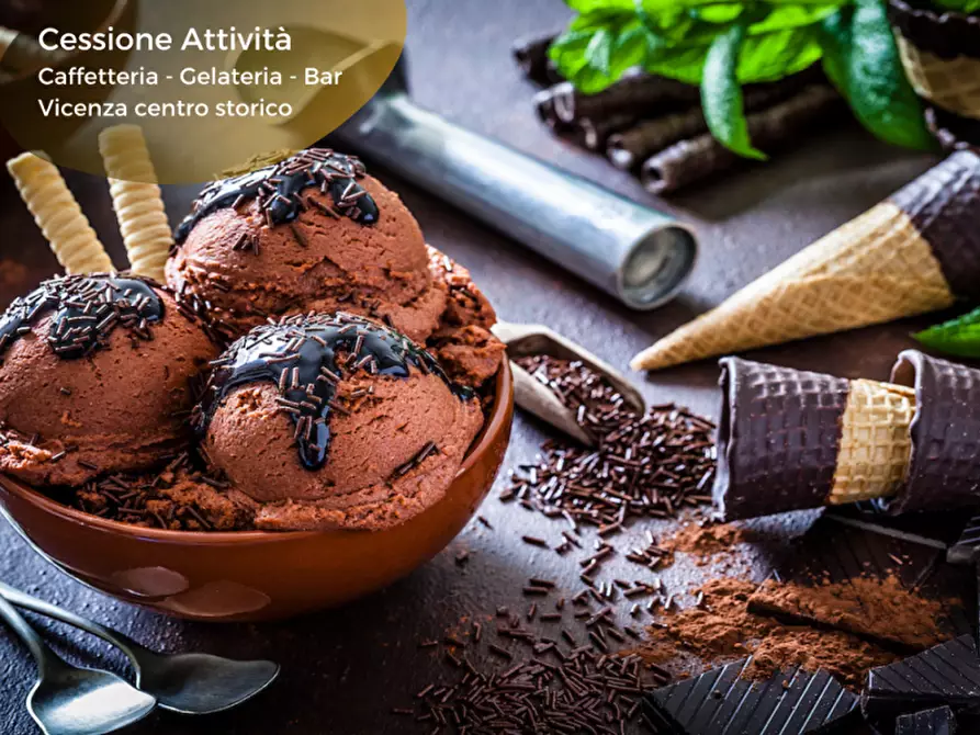 Immagine 1 di Attività commerciale in vendita  in corso palladio a Vicenza