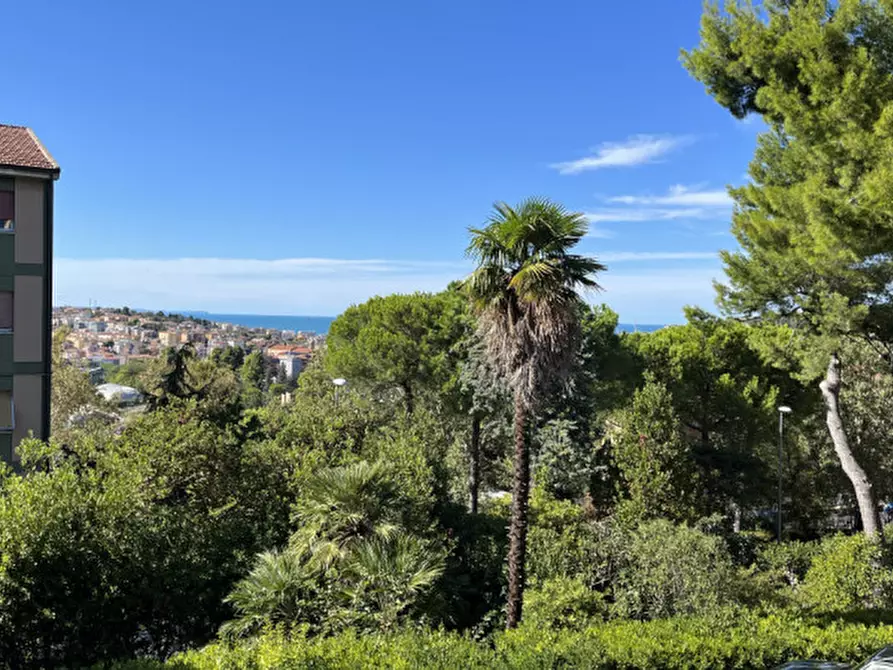 Immagine 1 di Appartamento in vendita  in VIA DELLE TAVERNELLE a Ancona