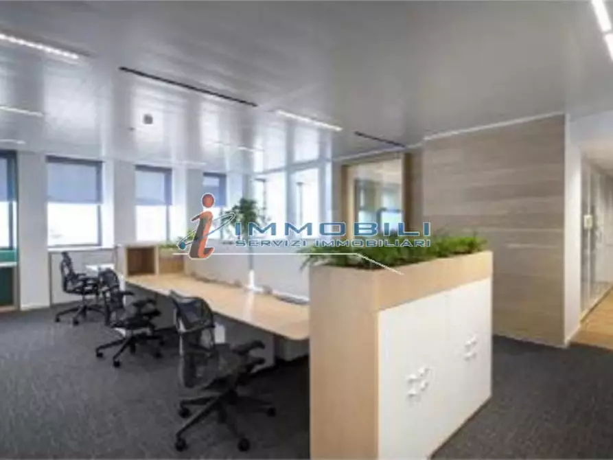 Immagine 5 di Ufficio in affitto  in VIALE CERTOSA a Milano
