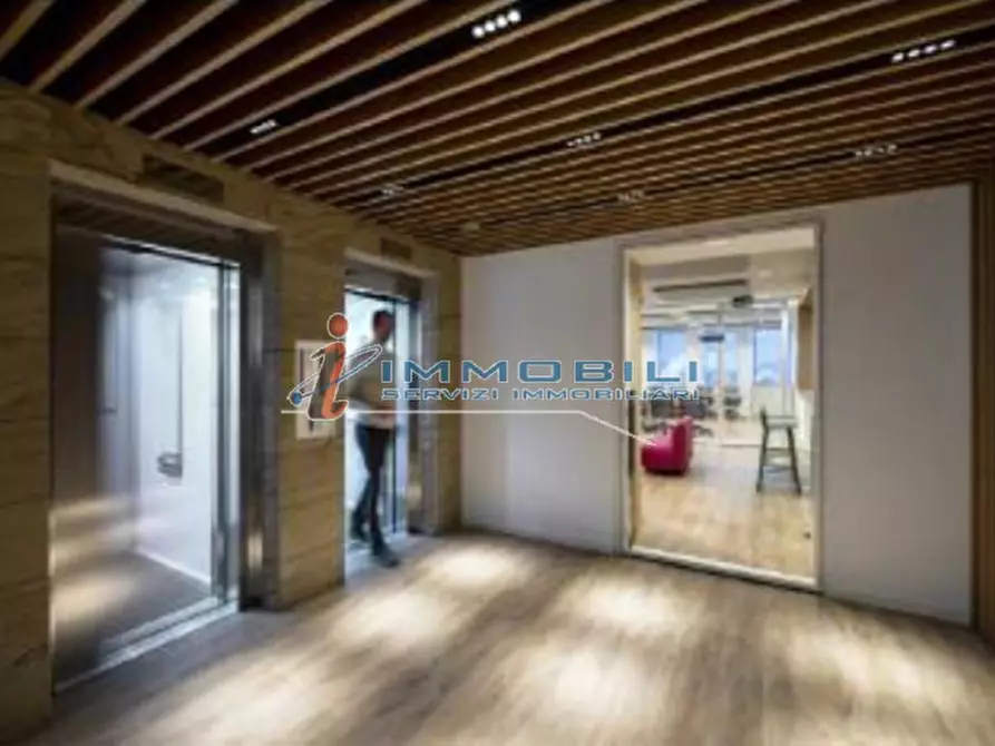 Immagine 6 di Ufficio in affitto  in VIALE CERTOSA a Milano
