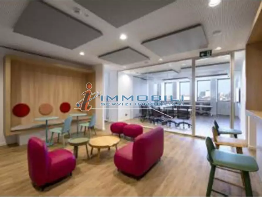 Immagine 11 di Ufficio in affitto  in VIALE CERTOSA a Milano