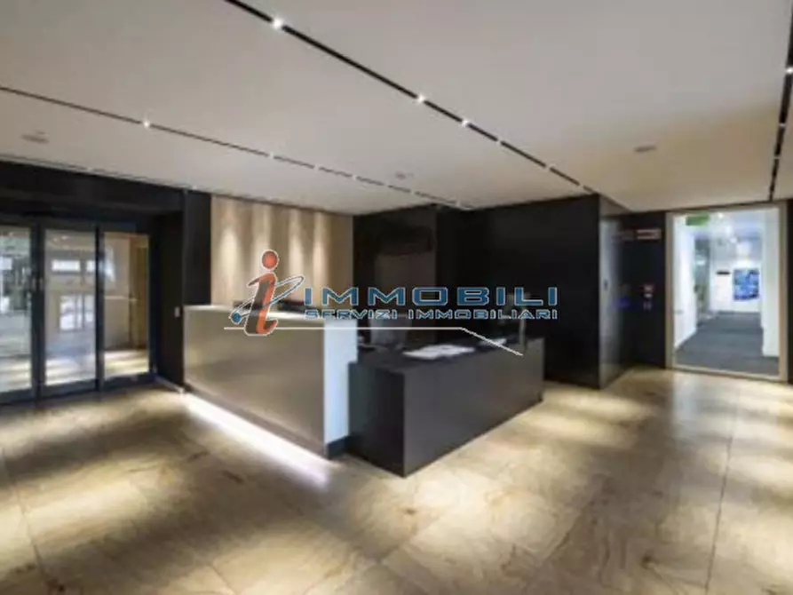 Immagine 13 di Ufficio in affitto  in VIALE CERTOSA a Milano