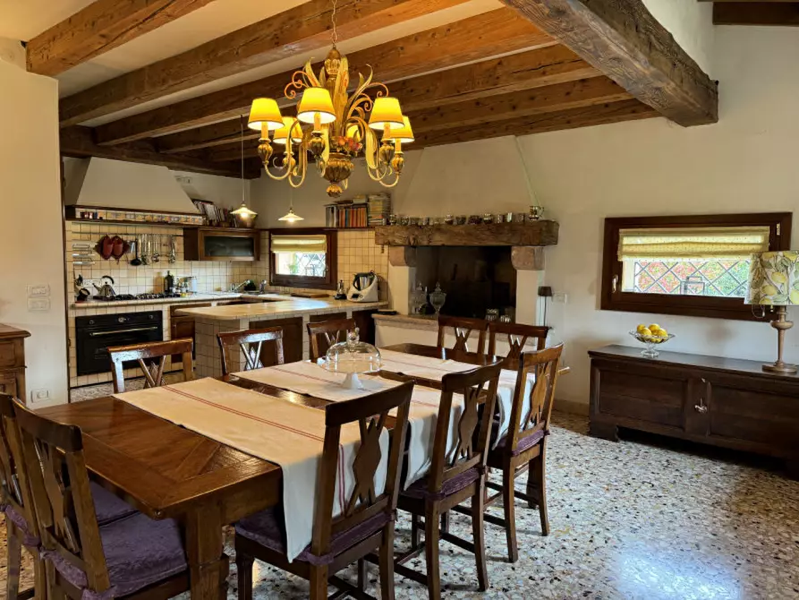 Immagine 2 di Casa indipendente in vendita  in Riviera san vito a Bassano Del Grappa