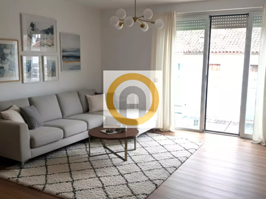 Immagine 1 di Appartamento in vendita  a Schio