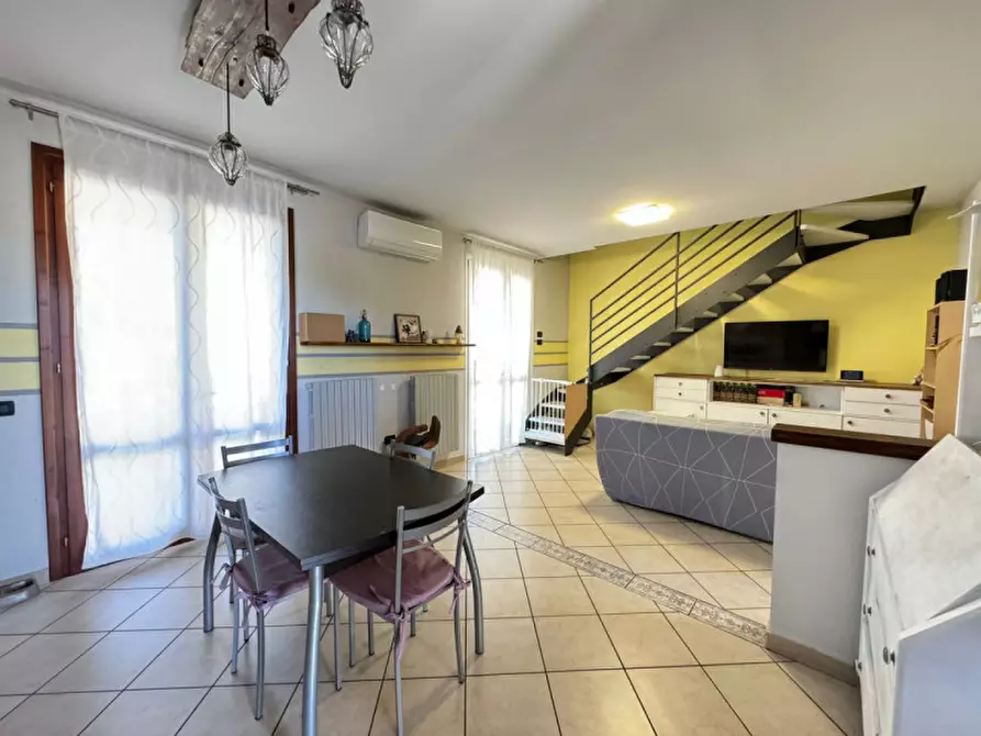 Immagine 3 di Villa in vendita  a Calvisano