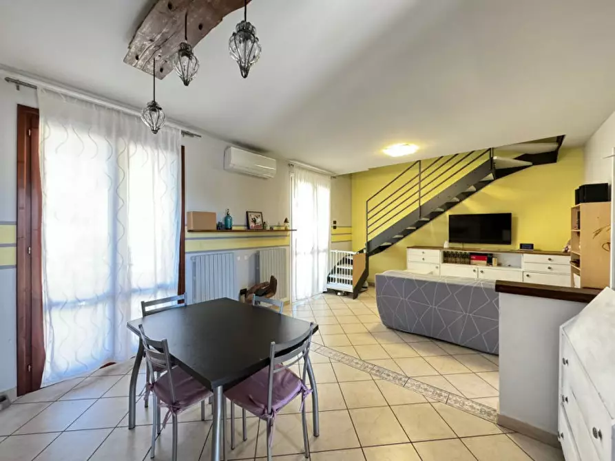 Immagine 4 di Villa in vendita  a Calvisano