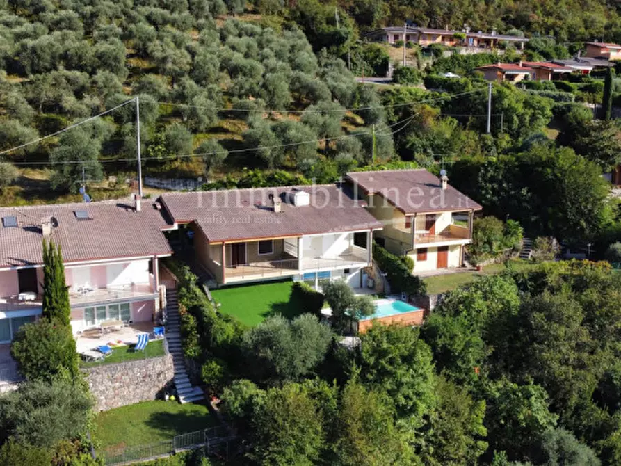Immagine 17 di Casa bifamiliare in vendita  in villaggio erika a Torri Del Benaco