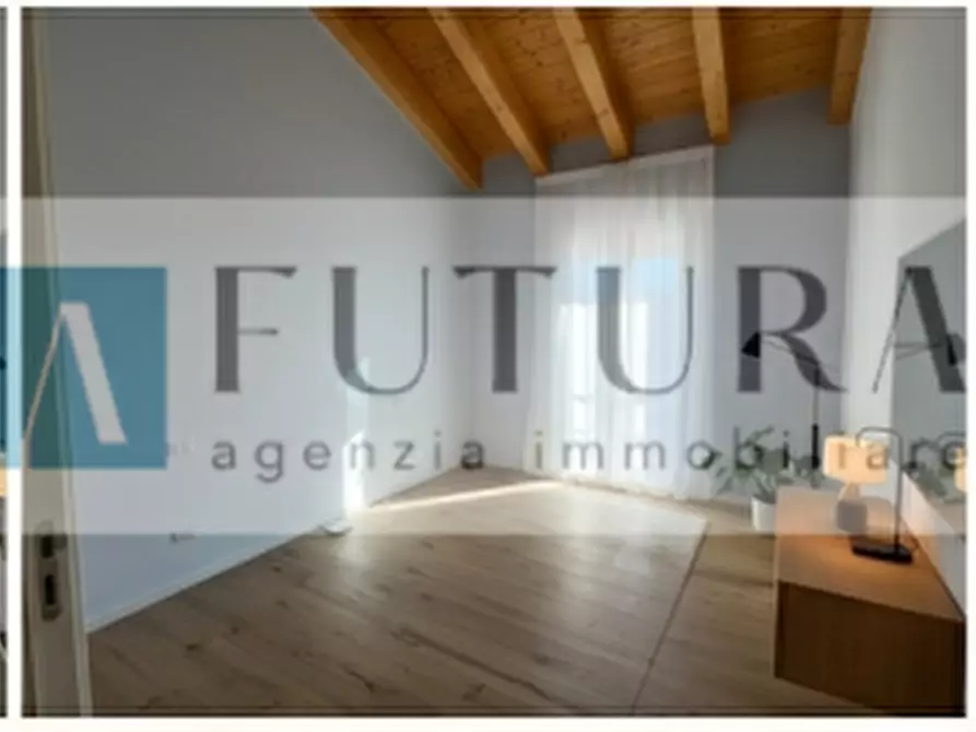 Immagine 4 di Casa bifamiliare in vendita  in via stadio a Torri Di Quartesolo