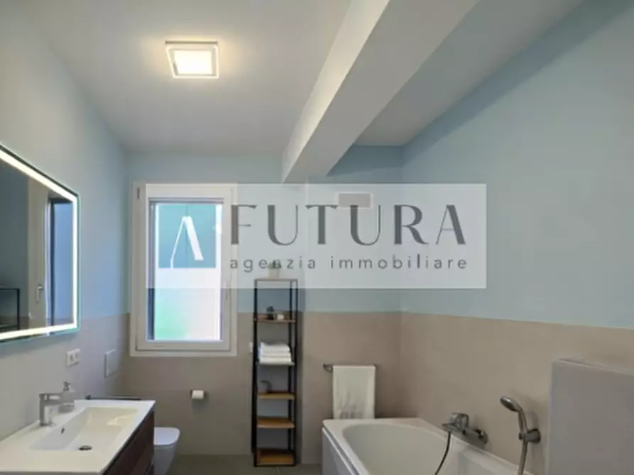 Immagine 6 di Casa bifamiliare in vendita  in via stadio a Torri Di Quartesolo