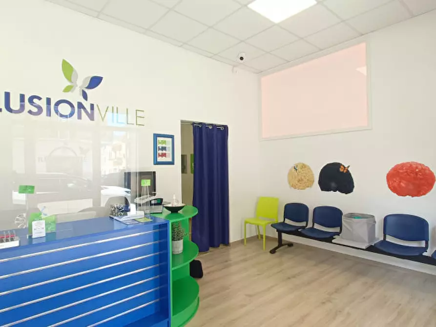 Immagine 2 di Attività commerciale in vendita  in via t. minniti a Milazzo