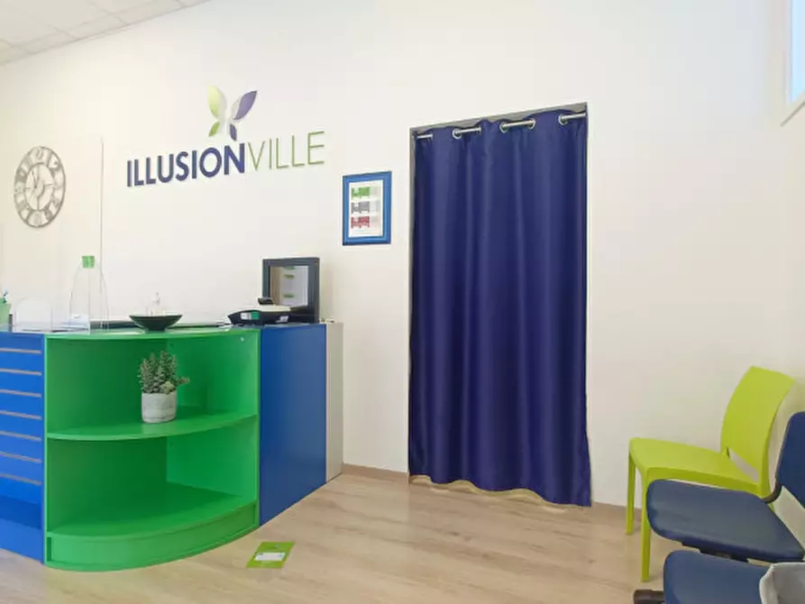 Immagine 3 di Attività commerciale in vendita  in via t. minniti a Milazzo