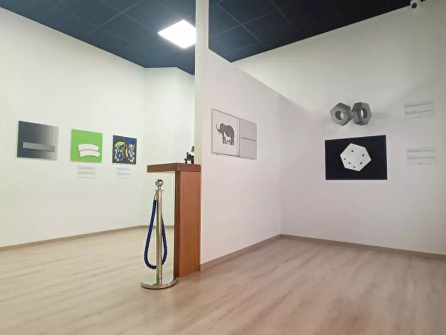 Immagine 7 di Attività commerciale in vendita  in via t. minniti a Milazzo