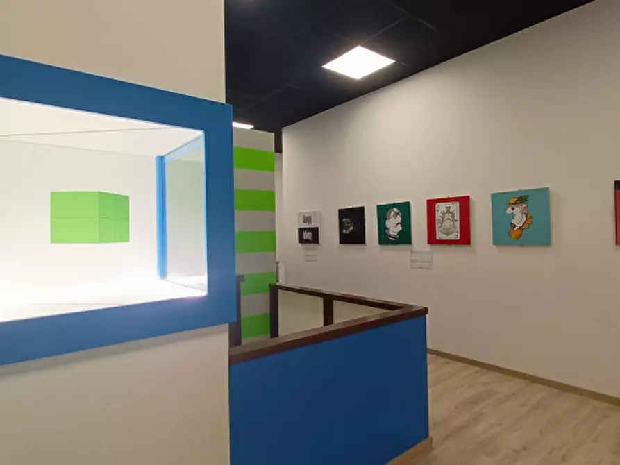 Immagine 13 di Attività commerciale in vendita  in via t. minniti a Milazzo