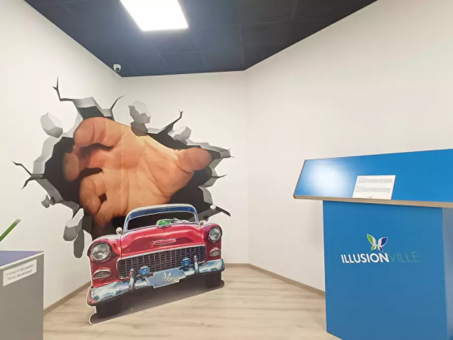 Immagine 26 di Attività commerciale in vendita  in via t. minniti a Milazzo