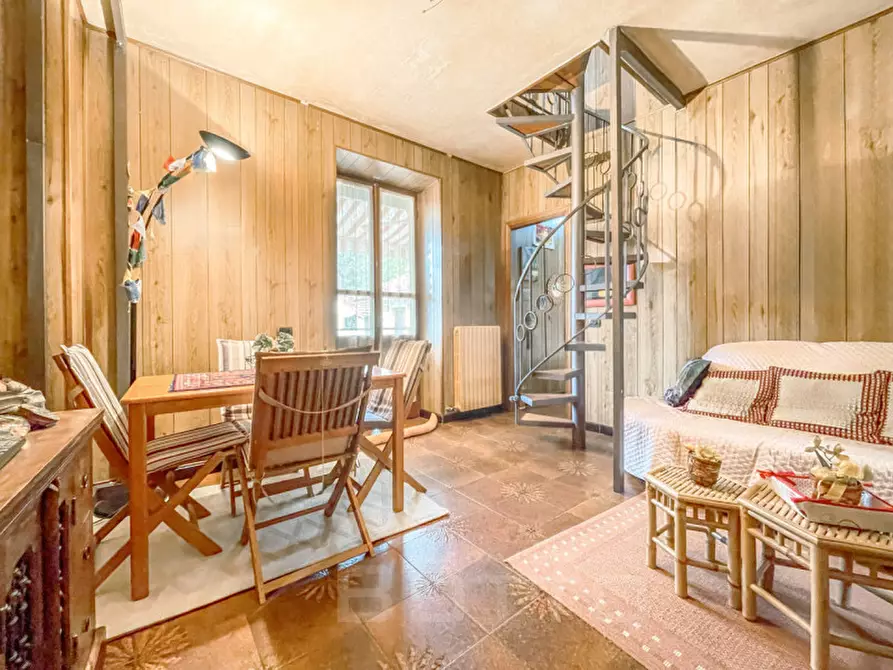 Immagine 2 di Villetta a schiera in vendita  in Via Monsignor Garga 2 a Cesara