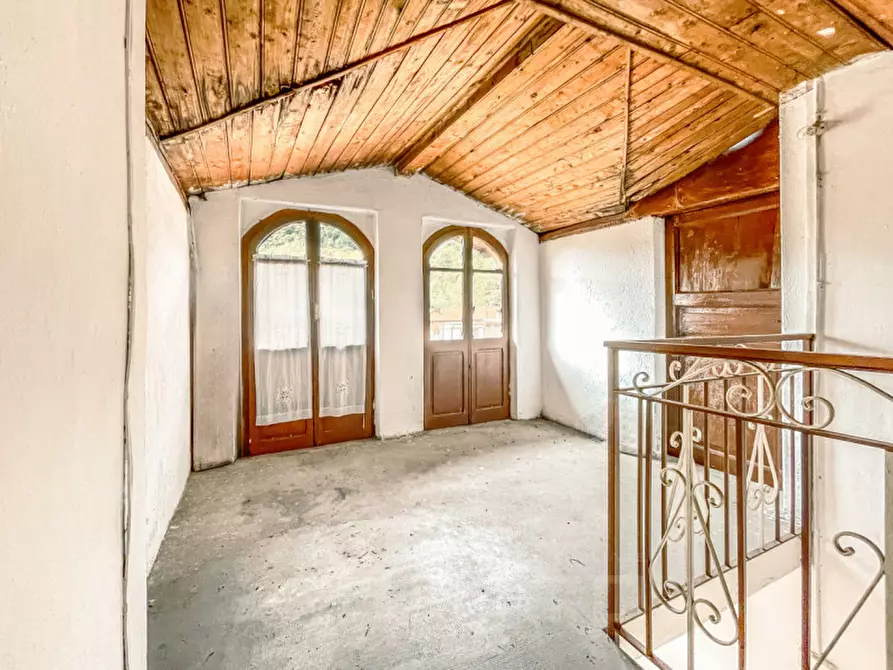 Immagine 18 di Villetta a schiera in vendita  in Via Monsignor Garga 2 a Cesara