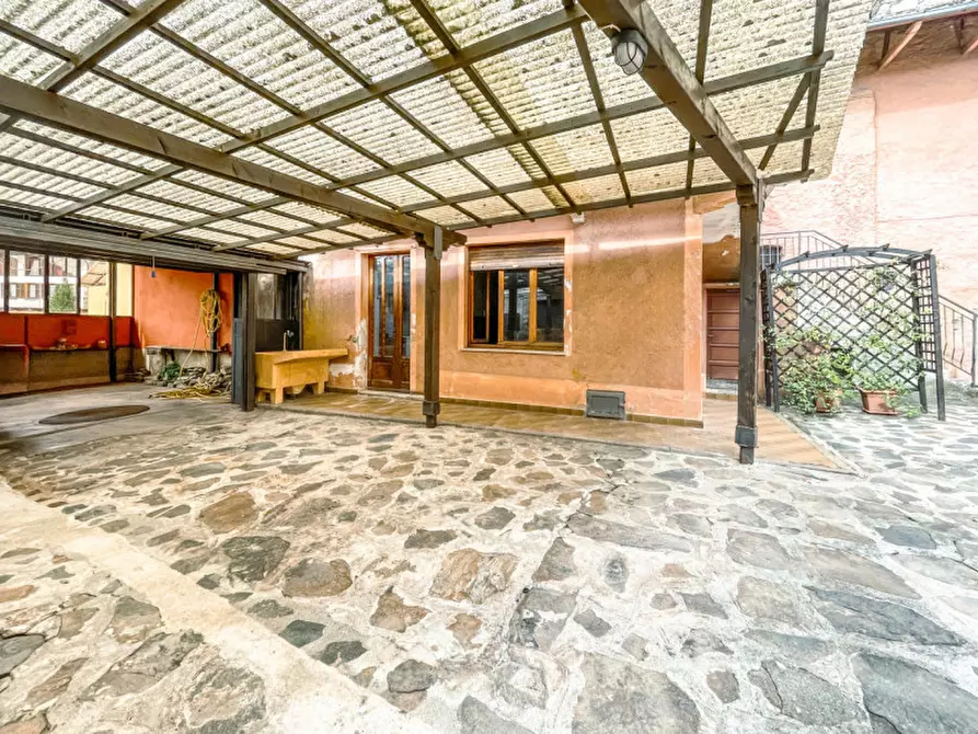 Immagine 24 di Villetta a schiera in vendita  in Via Monsignor Garga 2 a Cesara