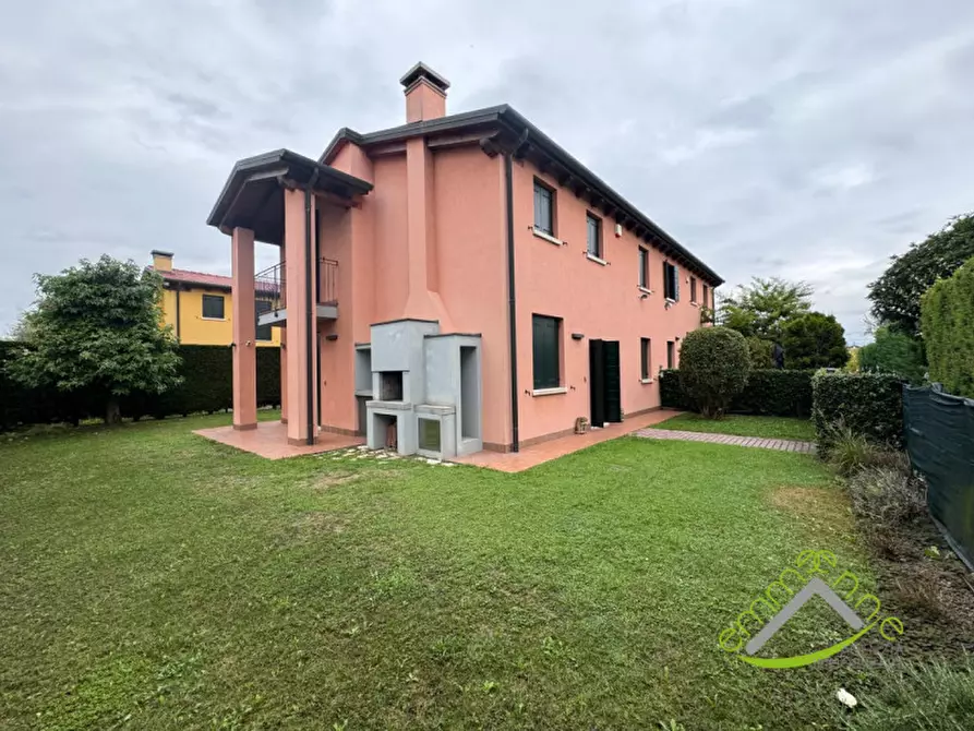 Immagine 1 di Casa bifamiliare in vendita  a Camponogara