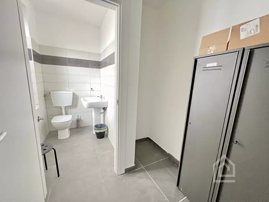 Immagine 24 di Attività commerciale in vendita  in Strada San Mauro 14 a Torino