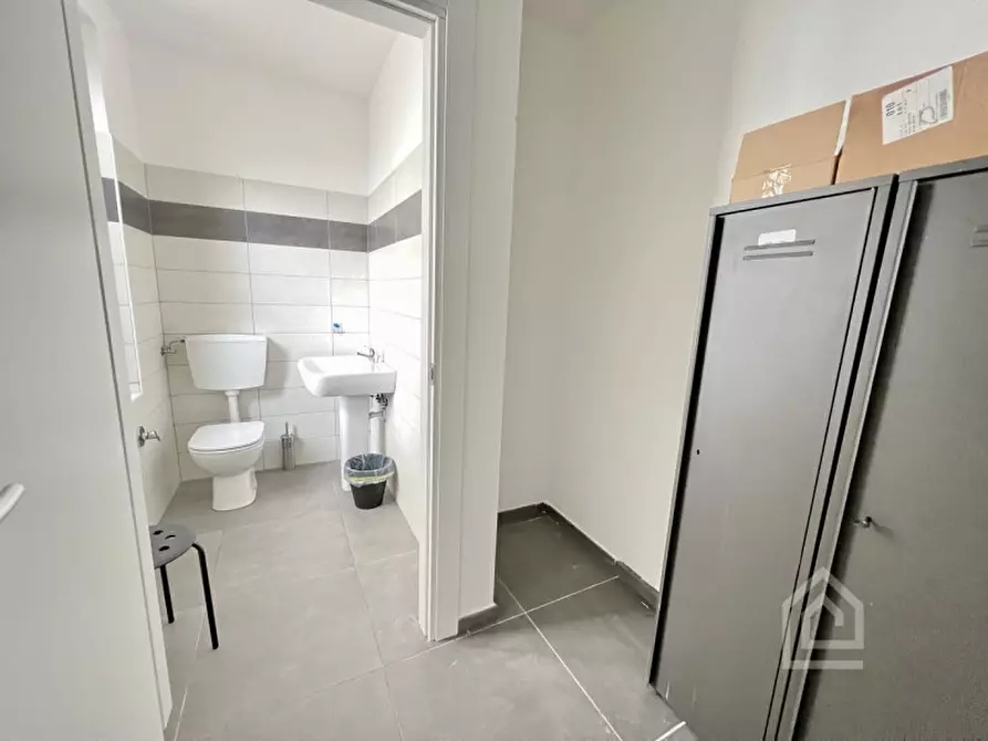 Immagine 25 di Attività commerciale in vendita  in Strada San Mauro 14 a Torino