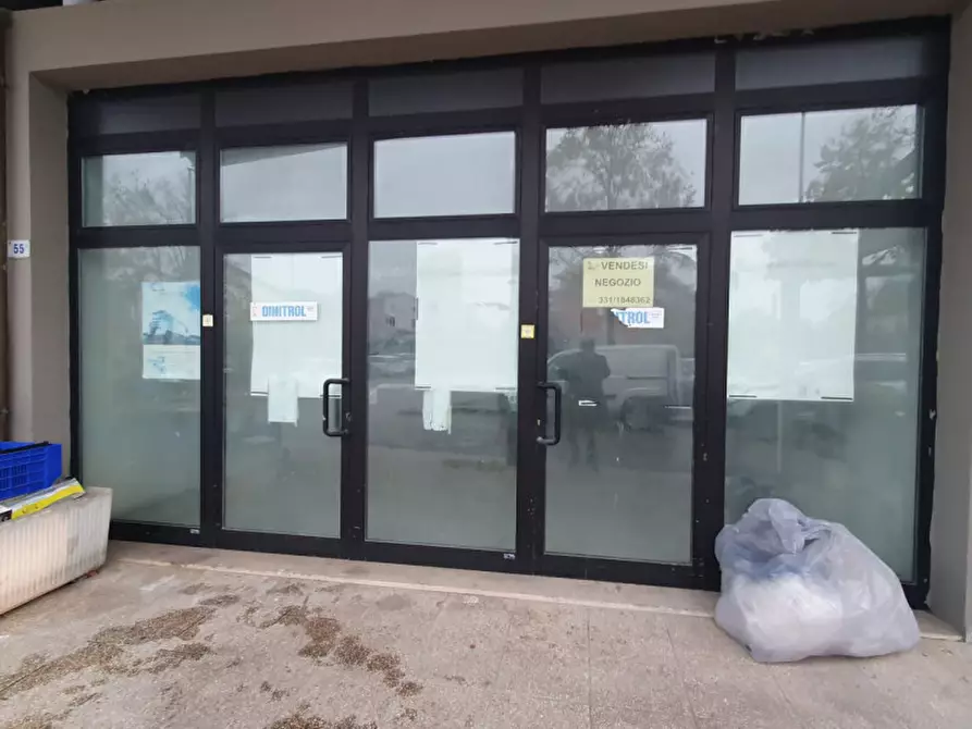 Immagine 4 di Negozio in vendita  in via Castel Latino 55F a Forli'
