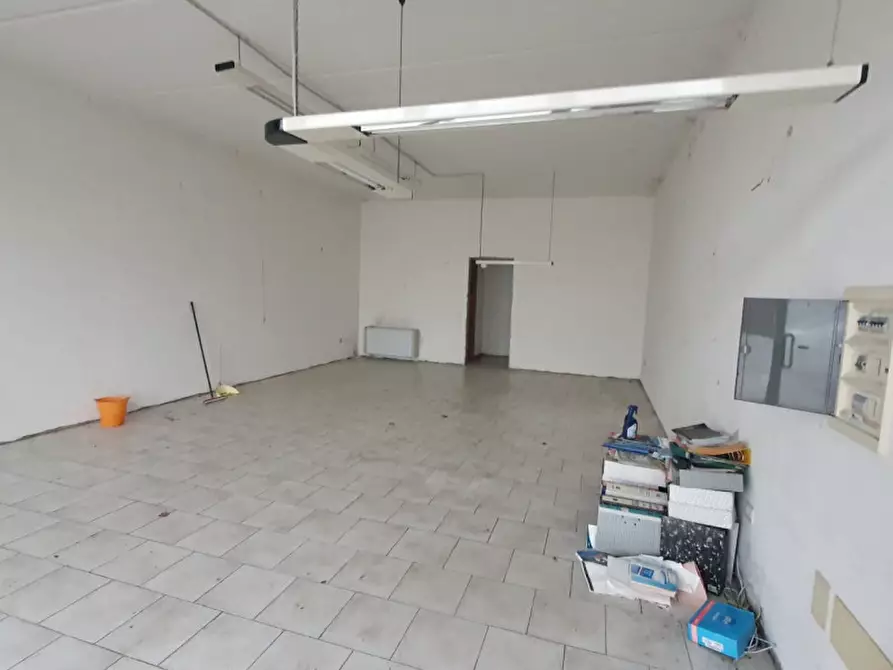 Immagine 6 di Negozio in vendita  in via Castel Latino 55F a Forli'