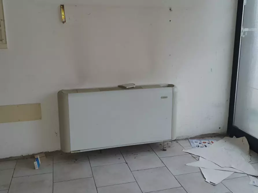 Immagine 12 di Negozio in vendita  in via Castel Latino 55F a Forli'
